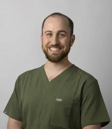 Dr Mohammad Mozaffari-Chinjani headshot, Dentist