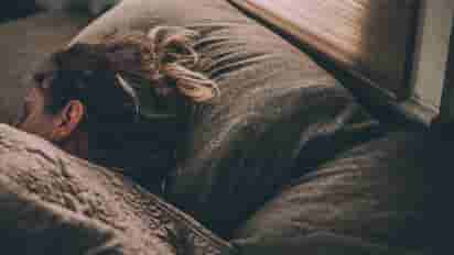 A women sleeps peacefully